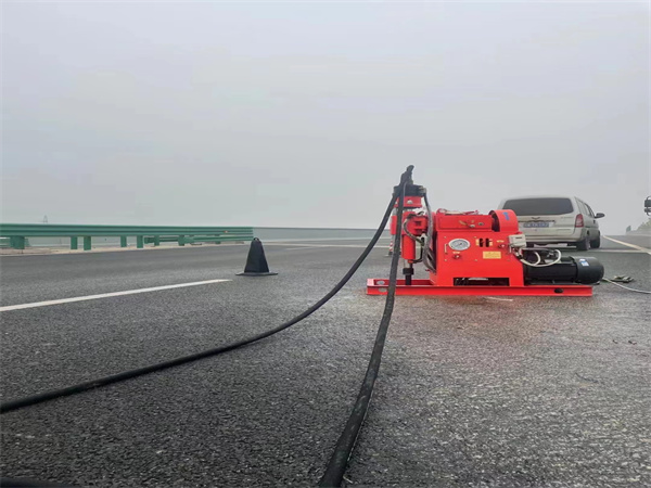 文城镇马路路基路面开裂下沉注浆加固灌浆