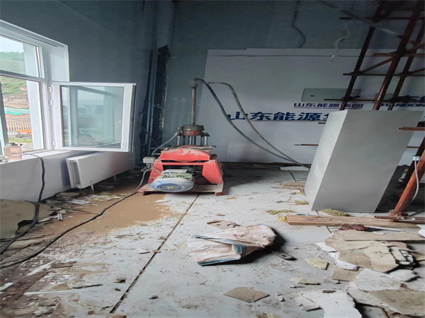 文城镇地基基础下沉墙体裂缝加固注浆顶升施工